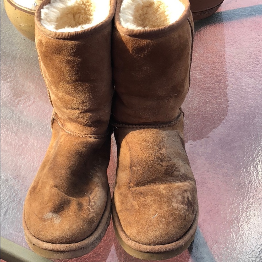 UGGS